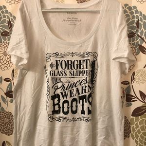 Torrid graphic T-shirt NWT